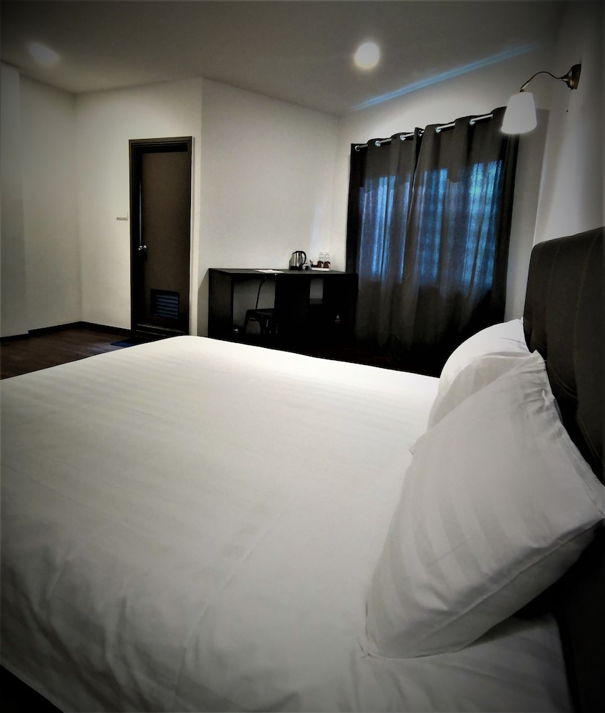 Deluxe Double Room - Photo 1