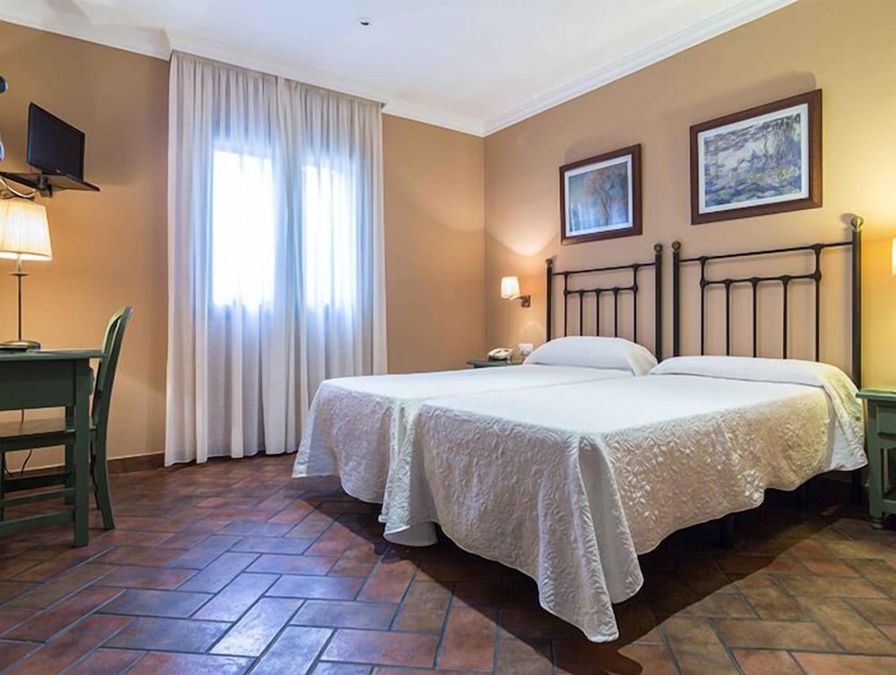Triple Room - Photo 5