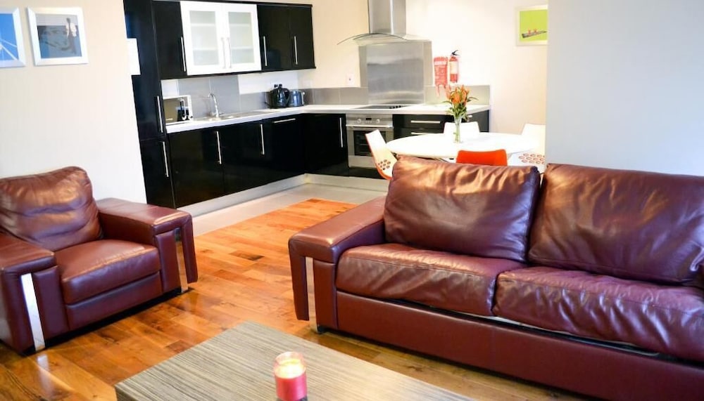 Two-Bedroom Apartment (5 Adults) - Photo 9