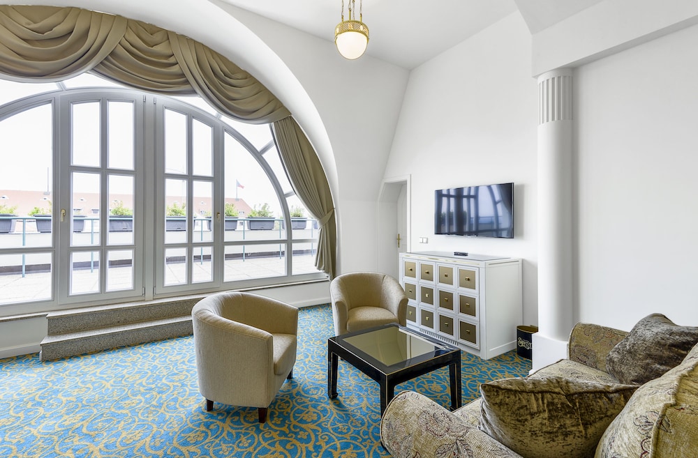 Savoy Suite with Terrace - Photo 2