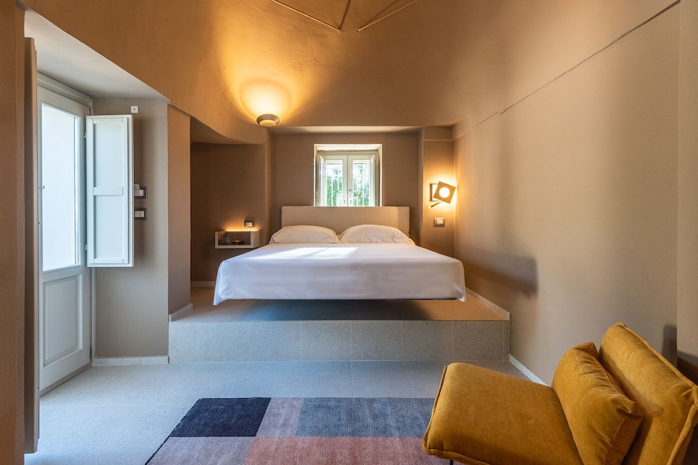 Deluxe Double Room, Pool Access, Garden View