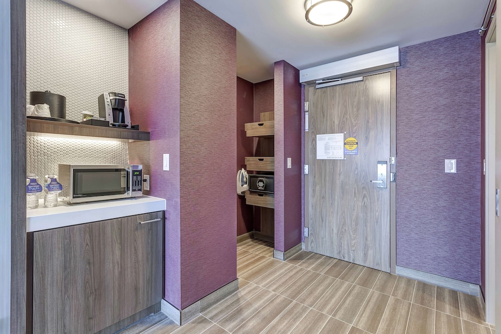 Suite, 2 Queen Beds, Accessible (Mobility & Hearing, Roll-in Shower)