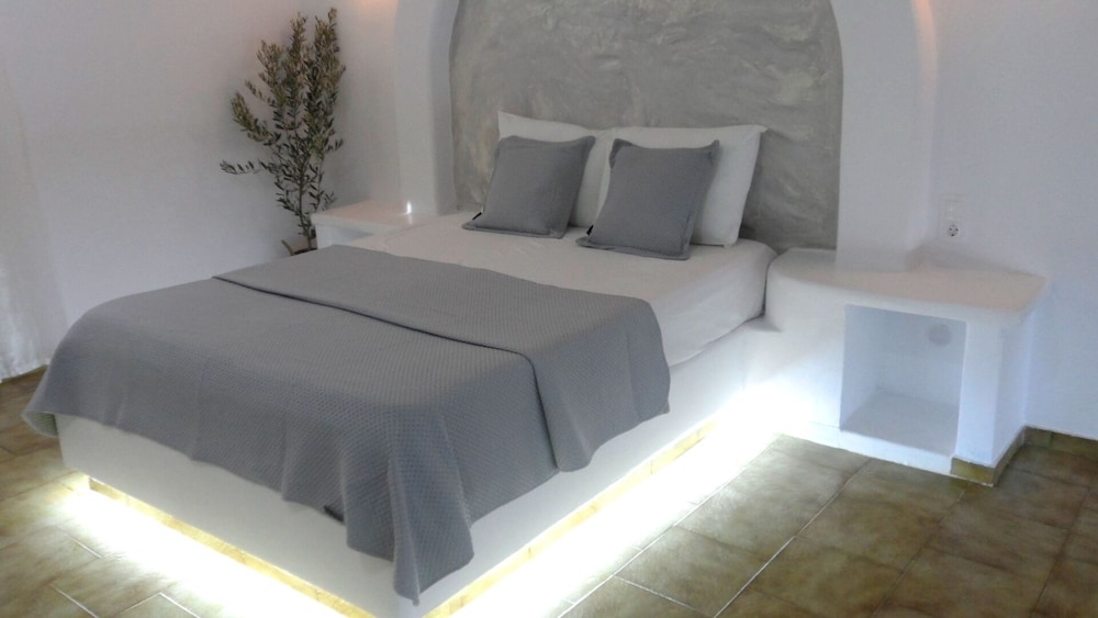 Grand Studio, Multiple Beds photo 1
