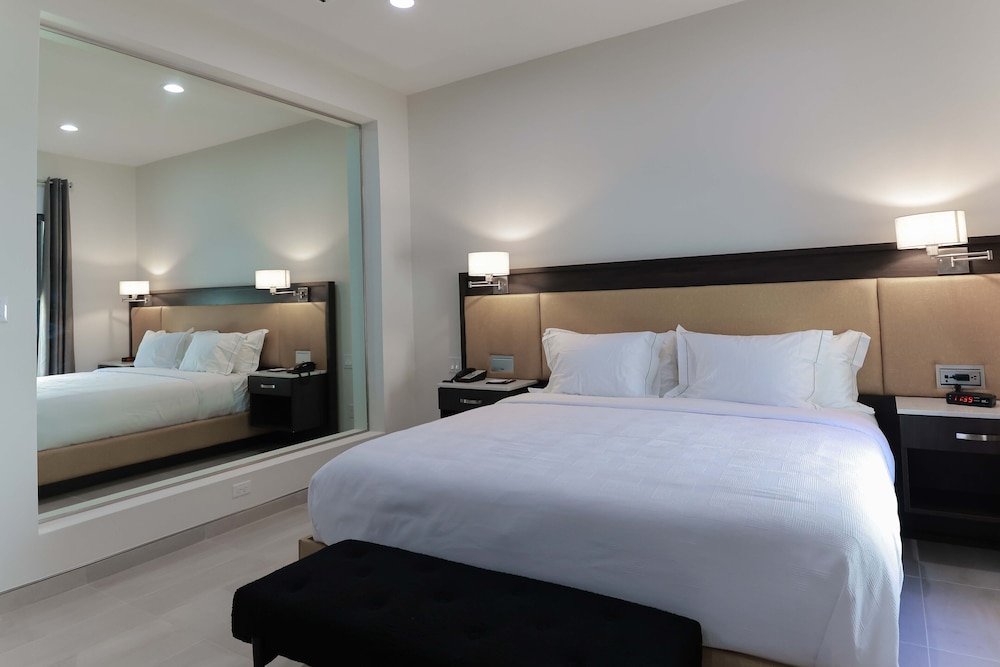 Honeymoon Suite, 1 Bedroom, Jetted Tub, Garden View (Honeymoon Suite)