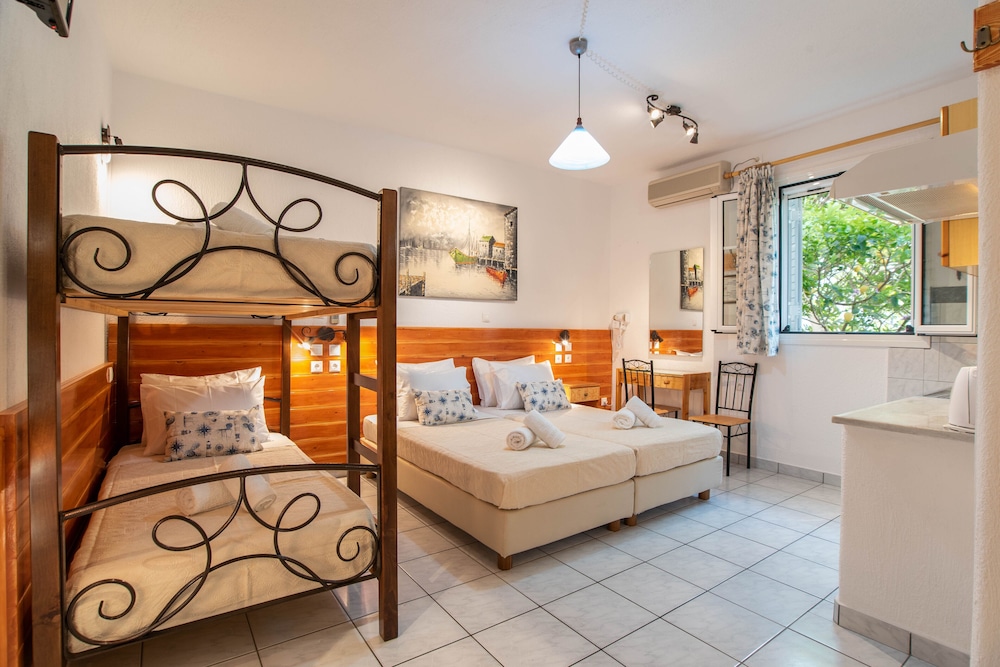 Comfort Quadruple Room (Semi basement, shared veranda)