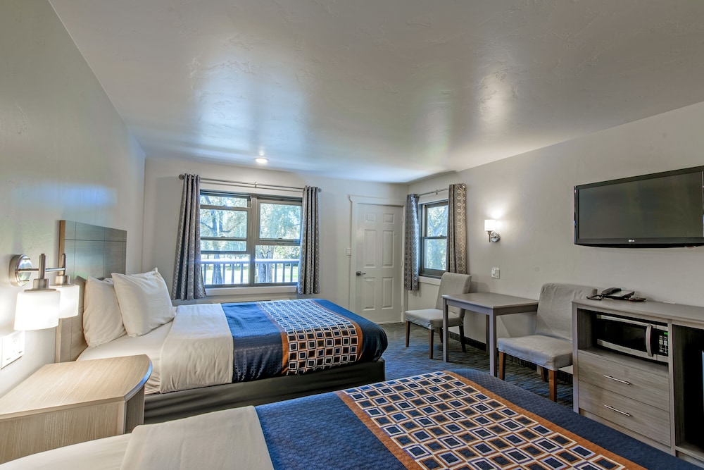 Premium Studio Suite, 2 Queen Beds, Refrigerator & Microwave, Courtyard View (not pet friendly)