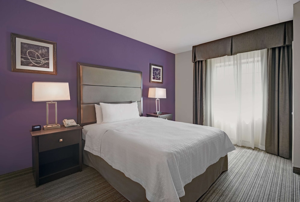 Suite, 1 Queen Bed, Accessible, Non Smoking - Photo 1