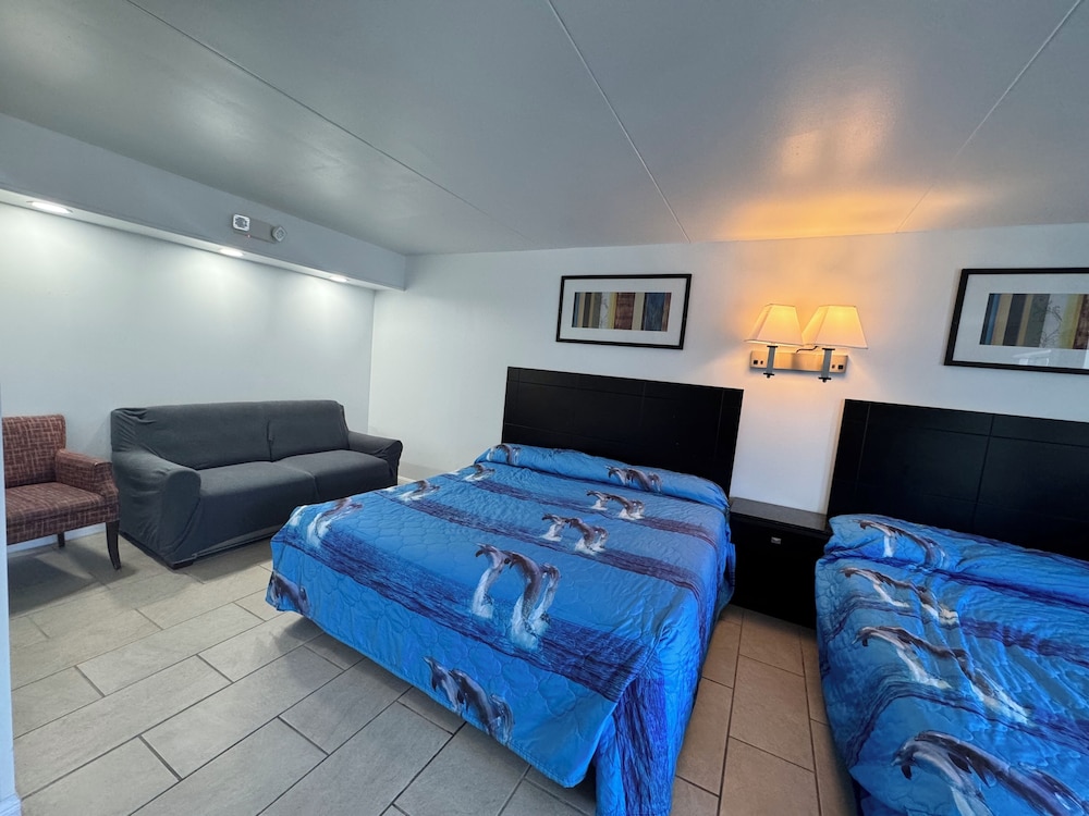Suite - Photo 14