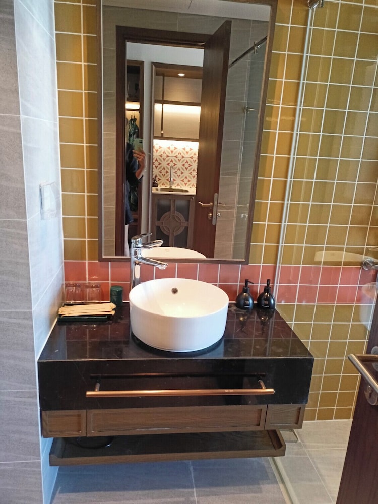 Deluxe Twin Room, 1 King Bed, Sea View photo 2