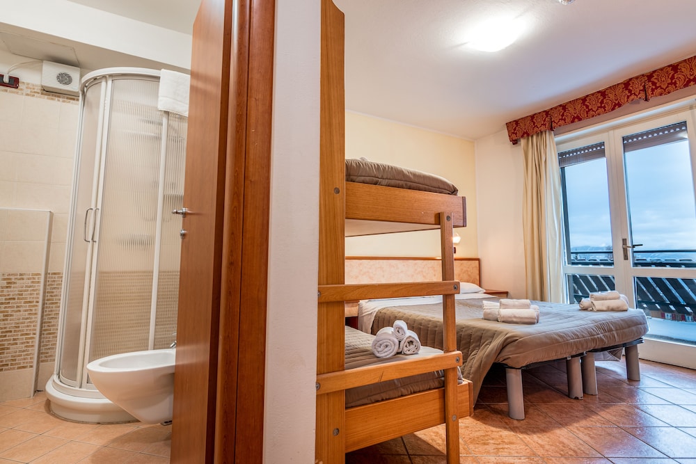 Comfort Quadruple Room photo 1