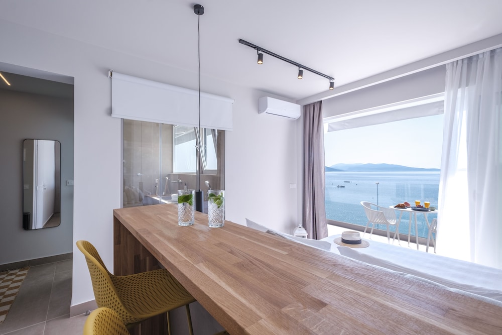 Panoramic View Suite photo 2