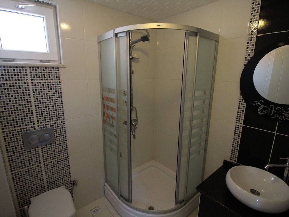 Villa photo 2