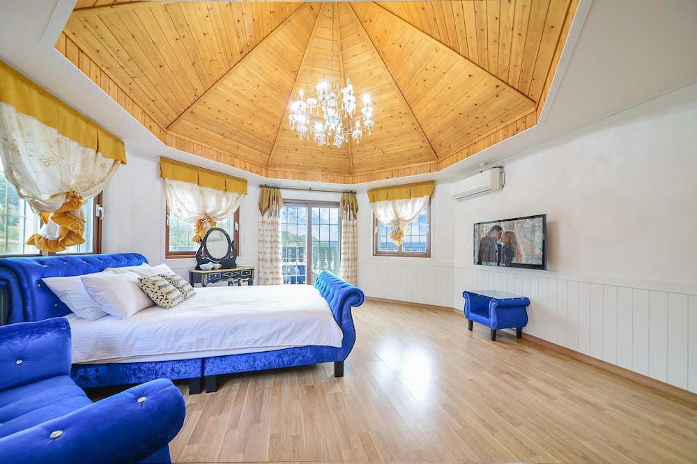 Basic Room, 1 Bedroom (Phuket) - Photo 3