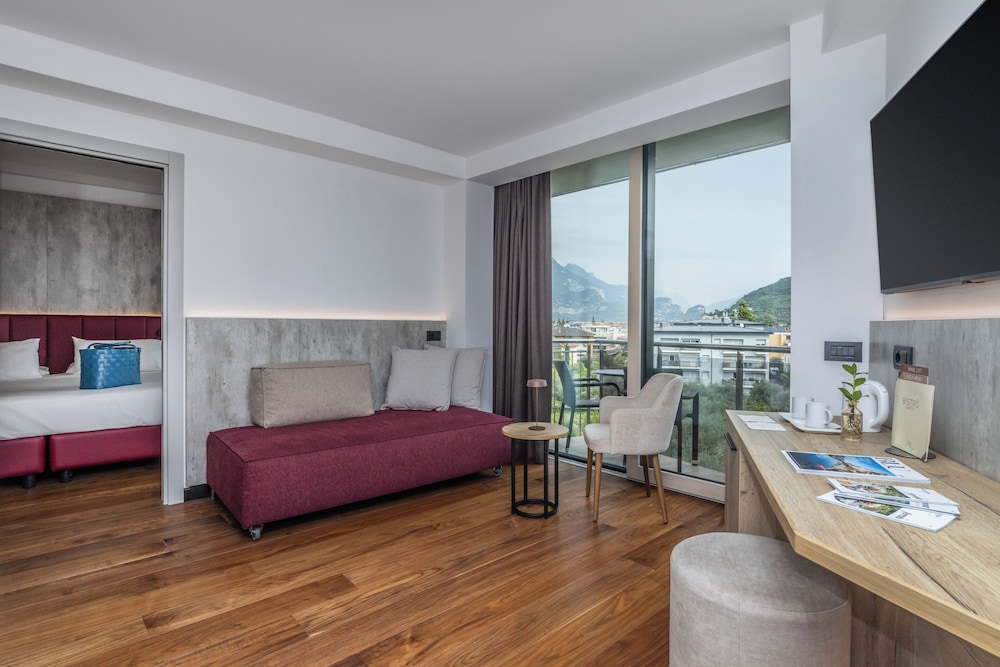 Family Suite, Balcony photo 3