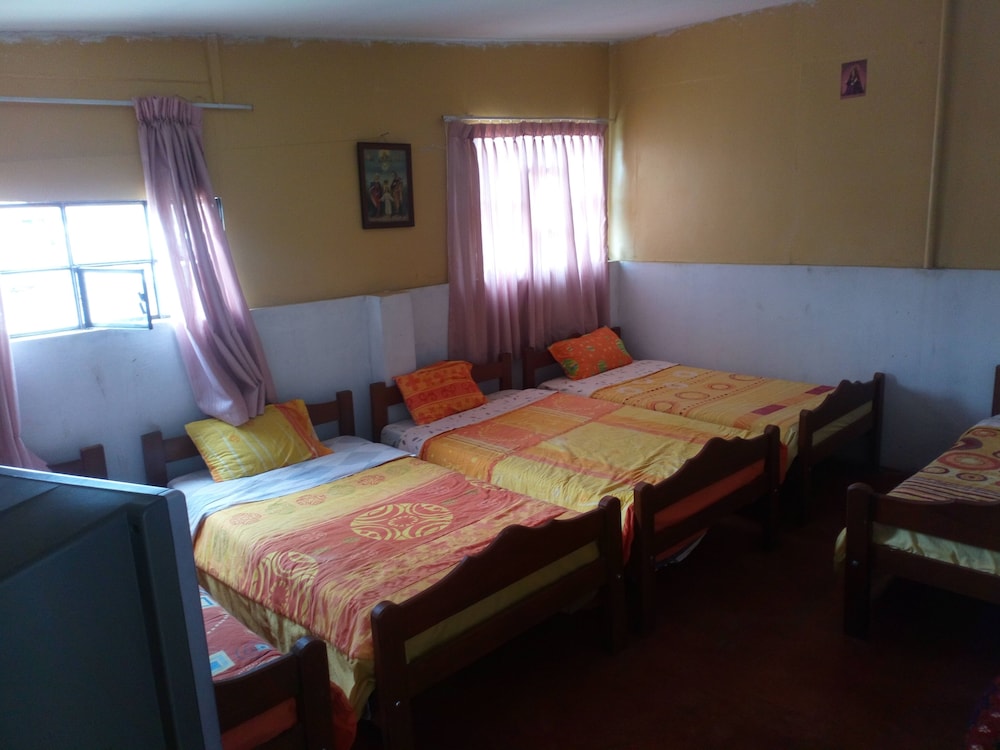 Shared Dormitory, Mixed Dorm (5 single beds) photo 2