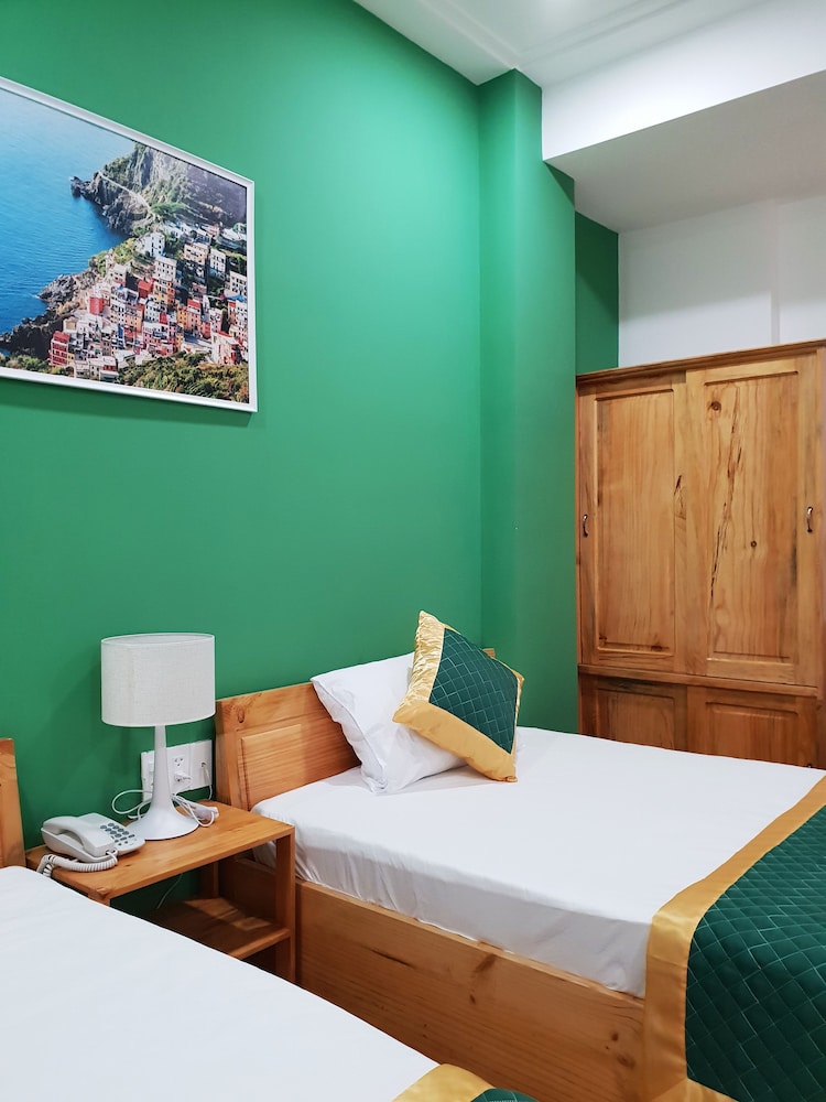 Standard Twin Room - Photo 6