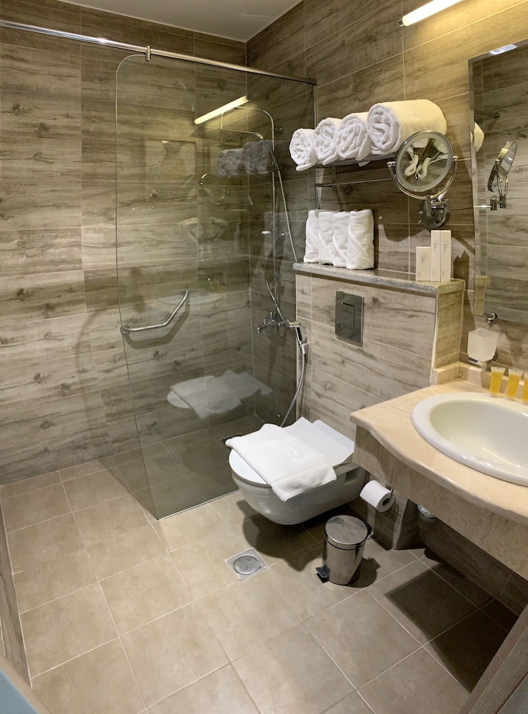 Standard Double Or Twin Room - Photo 5