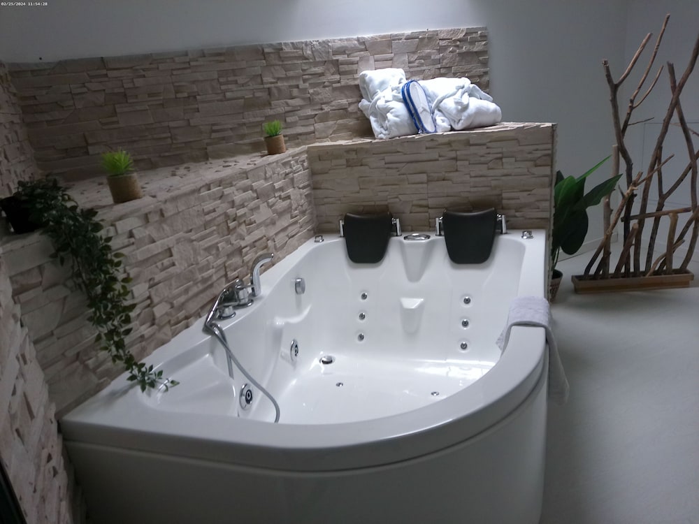 Nature Suite photo 2