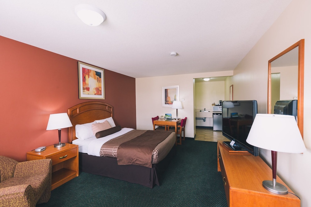 Standard Room, 1 Queen Bed, Refrigerator & Microwave photo 1