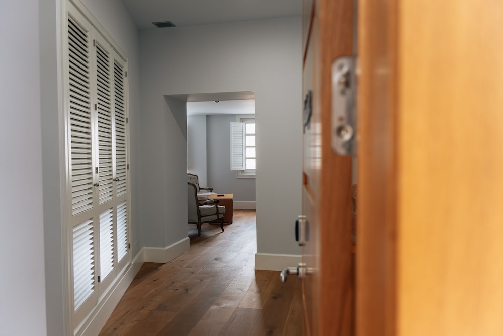 Grand Studio Suite - Photo 22