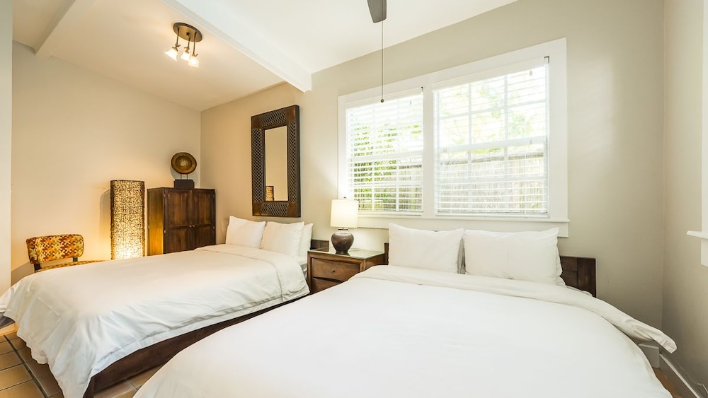 Room, 2 Queen Beds photo 3
