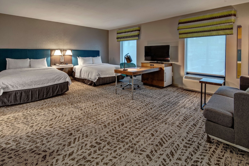 Suite, 2 Queen Beds, Accessible, Bathtub photo 2