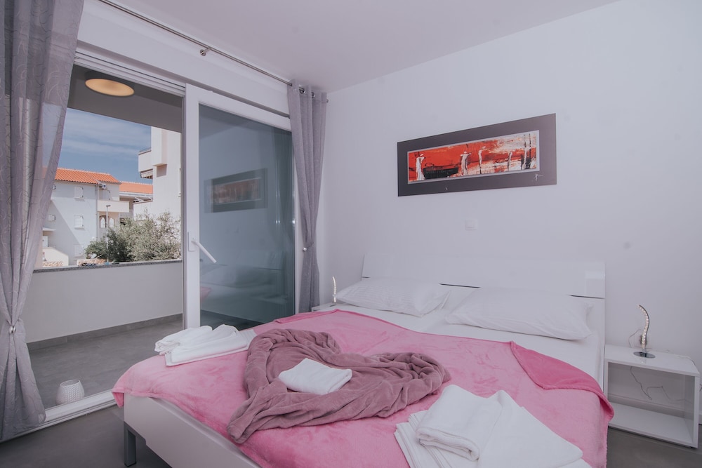Apartment, 1 Bedroom, Balcony photo 2