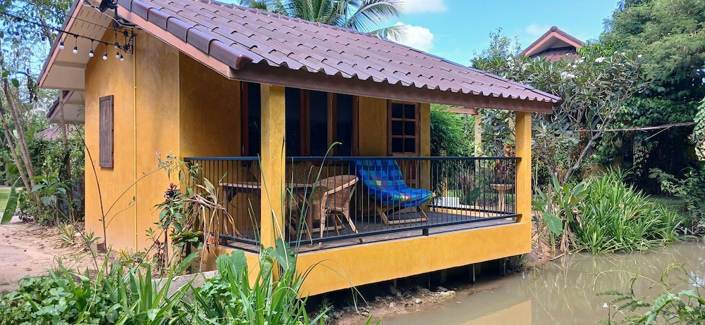 Superior Family Bungalow (1A)