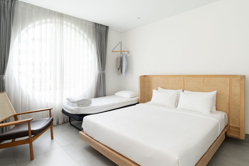 Family Triple Room, Non Smoking, City View