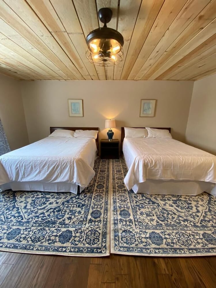 23 Deluxe Double Room