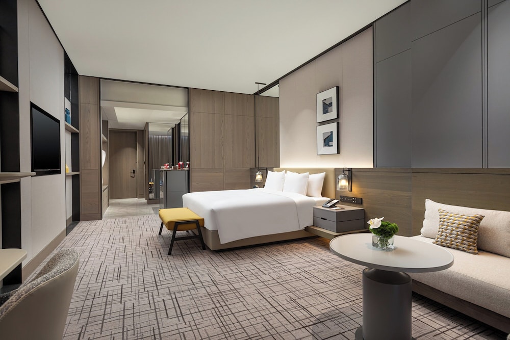 Standard Room, 1 King Bed