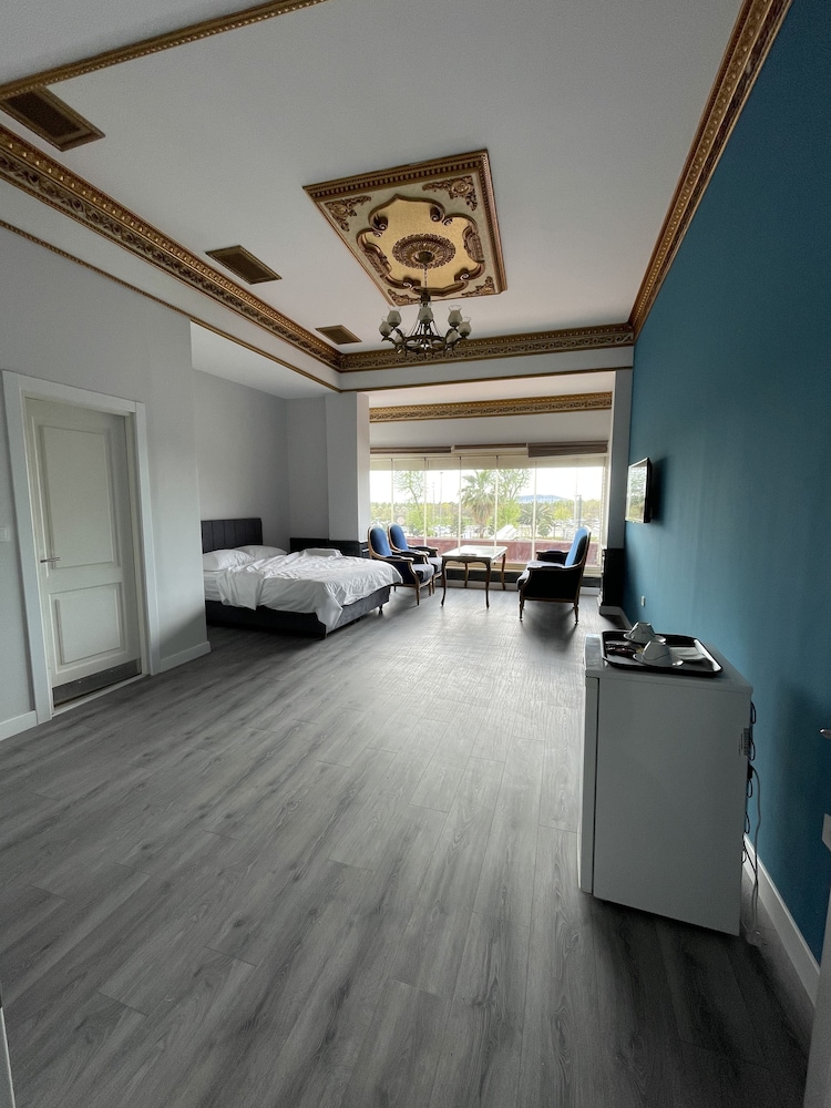 Exclusive Studio Suite photo 1