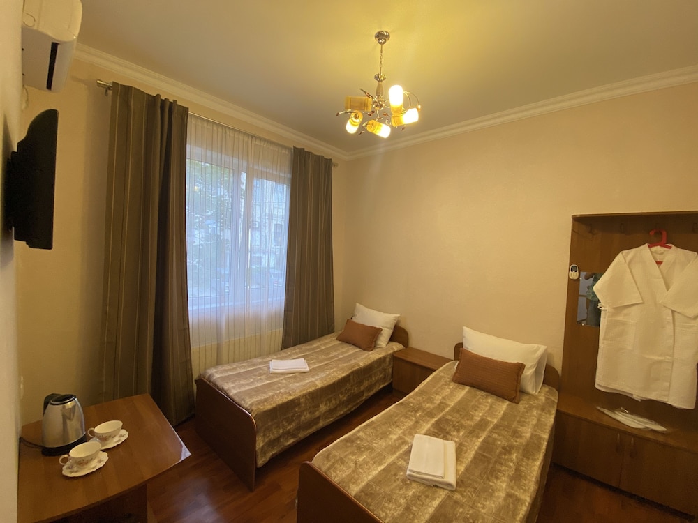 Standard Double or Twin Room photo 1