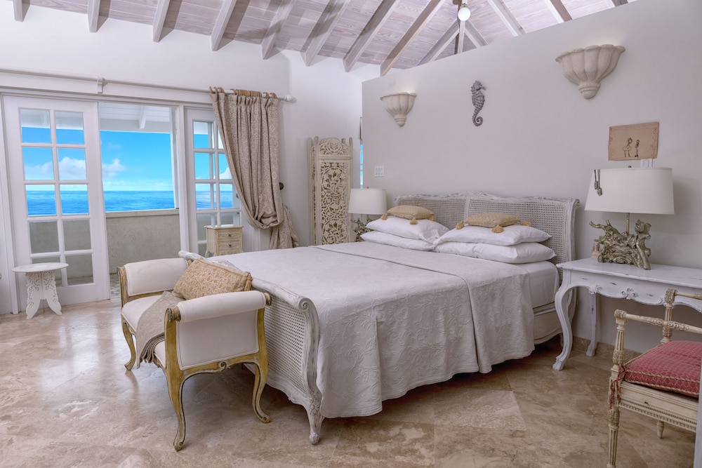 Villa photo 1