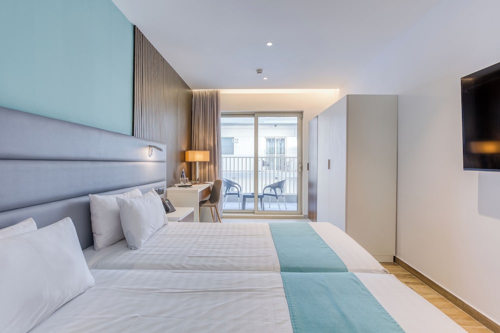 Standard Room, Balcony - Photo 4