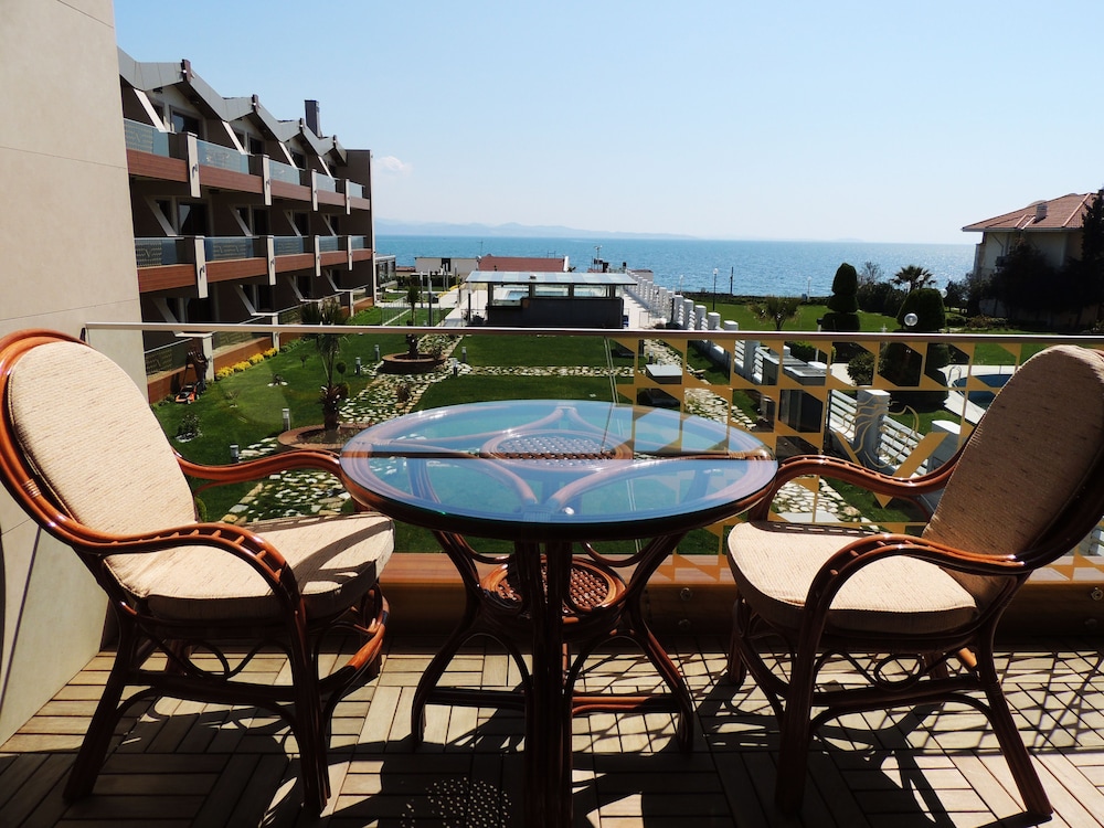 Deluxe Suite, Sea View photo 3