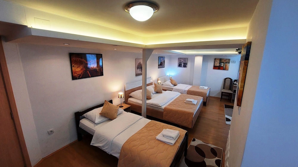 Family Triple Room photo 2