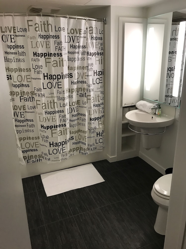 New Lyfe Finest Luxury Apartment, Zdjęcie 4