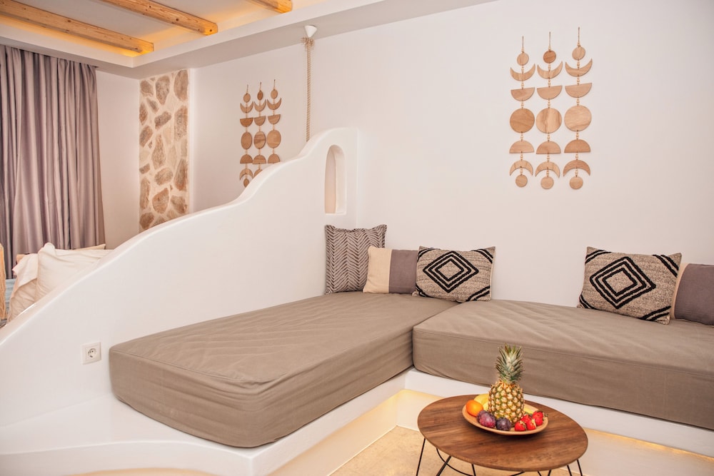 Superior Quadruple Room - Photo 3