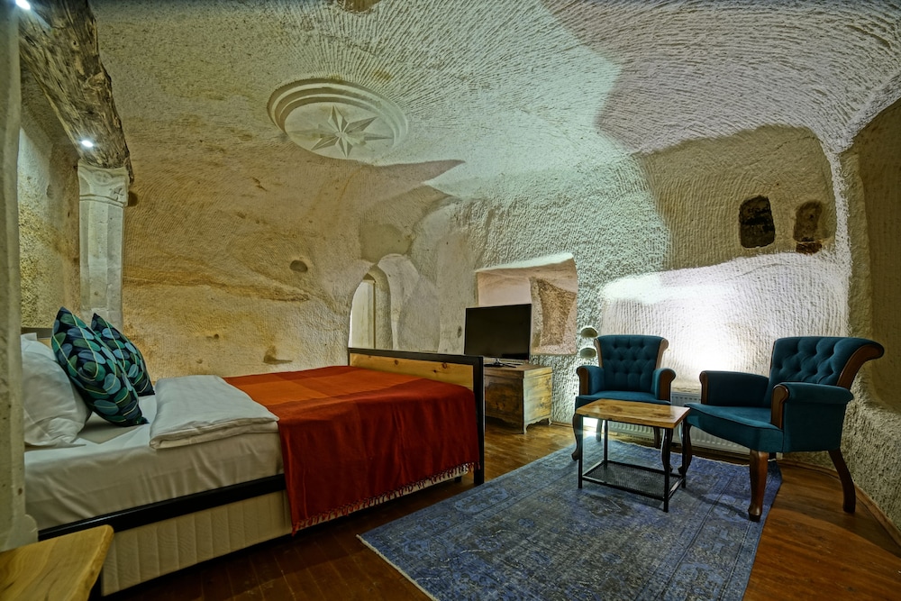 Executive Suite - Photo 5