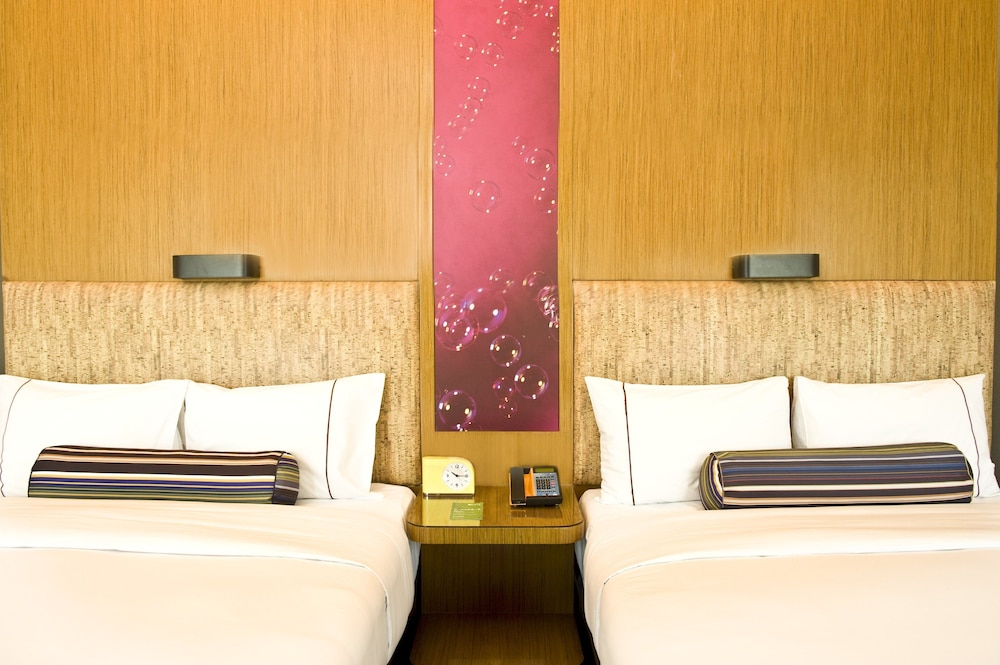 aloft, Room, 2 Queen Beds, City View - Photo 1