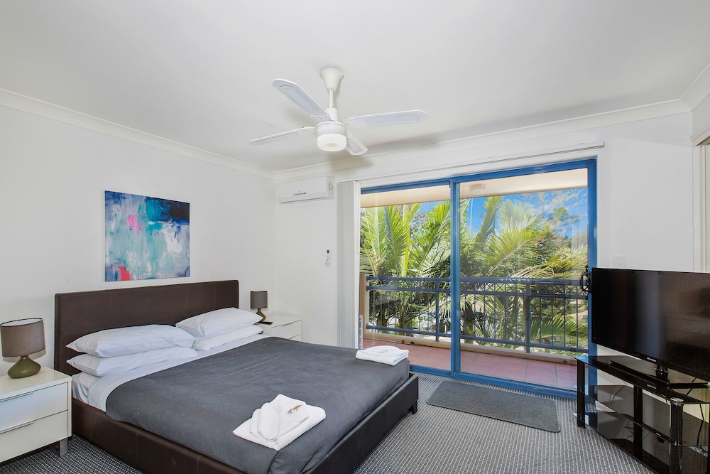 2 Bedroom Split Level Apartment