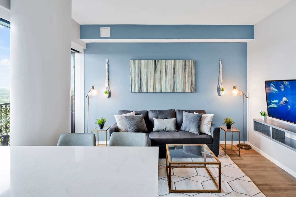 High-Rise Apt Raleigh Free Parking & Sunset View 2, Bilde 39