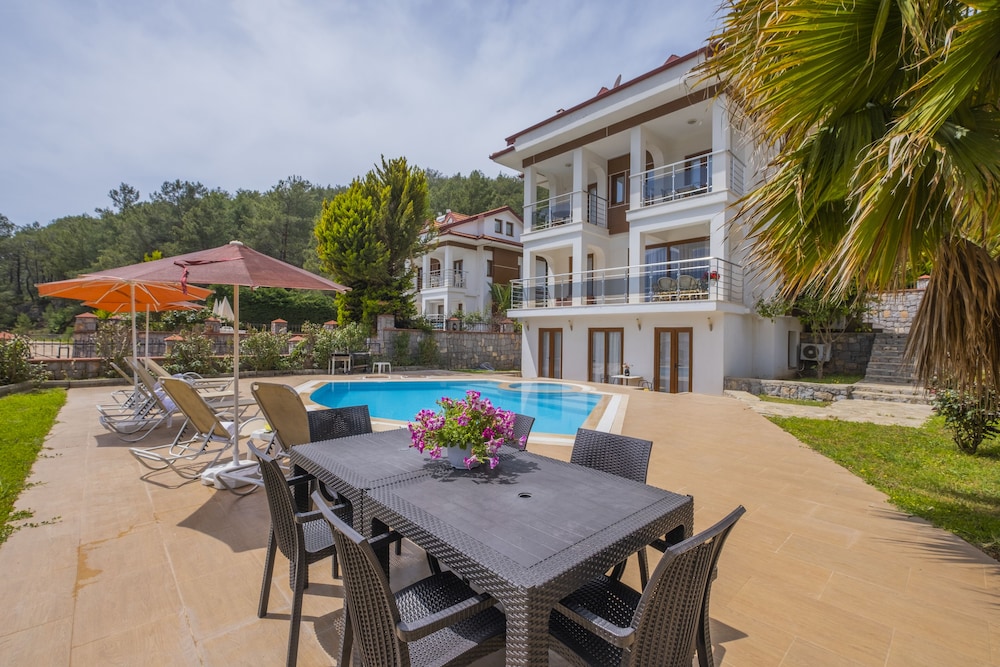 Villa, 5 Bedrooms (Olympia B1)