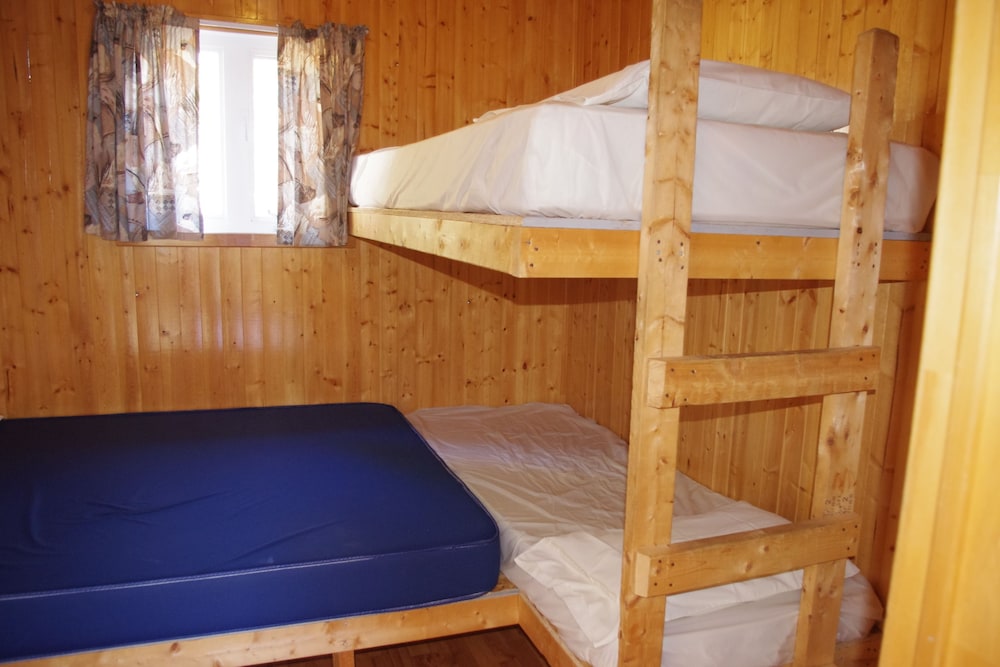 Comfort Chalet, 3 Bedrooms, Accessible, Lakeside photo 2