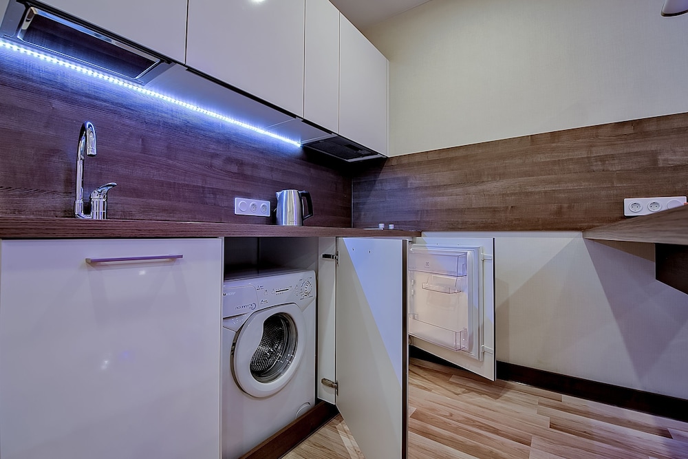 Standard Studio (1447) photo 3