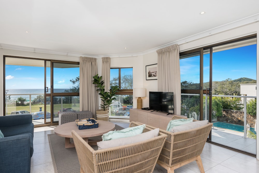 Signature Penthouse, 2 Bedrooms, Balcony, Ocean View
