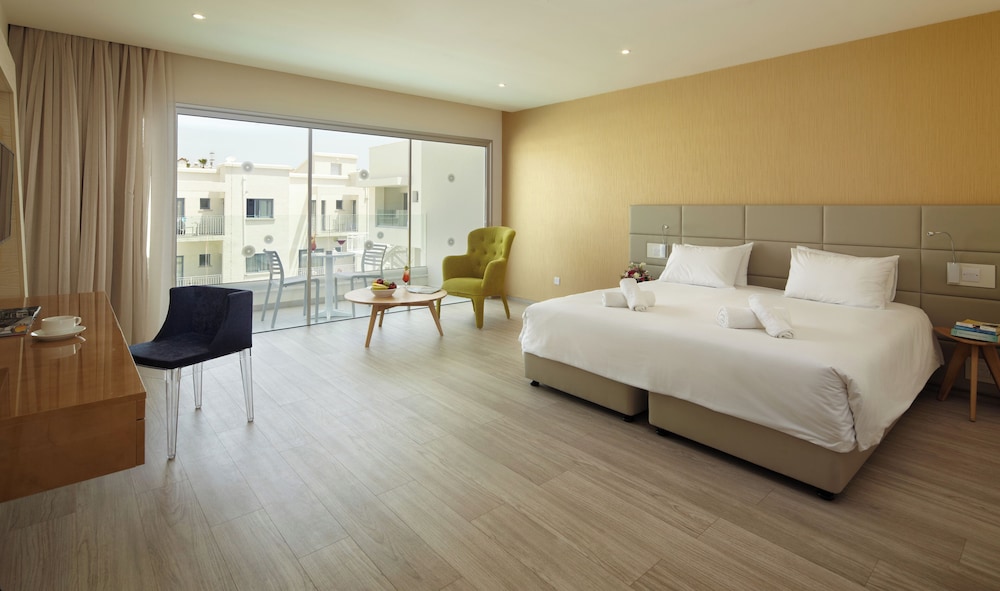 Deluxe Double or Twin Room - Photo 1