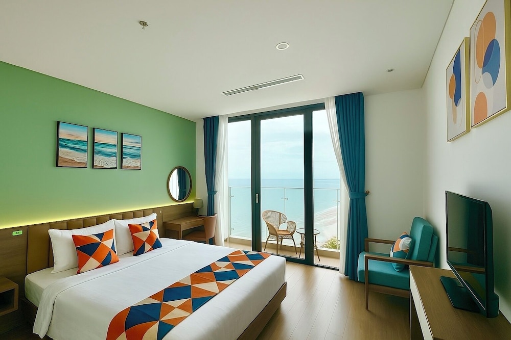 Economy Studio, Ocean View