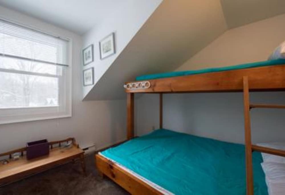 Cottage, 6 Bedrooms, 2 Bathrooms photo 2